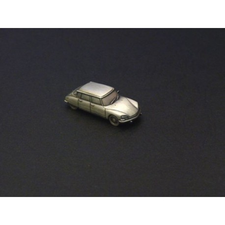 Miniature Citroën DS ou ID (DS21, DS23, DSuper), en étain 1/112e