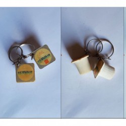 porte-clés pot petit suisse Gervais, lot 2 différents (pc)