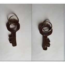 porte-clés clef style bois,...