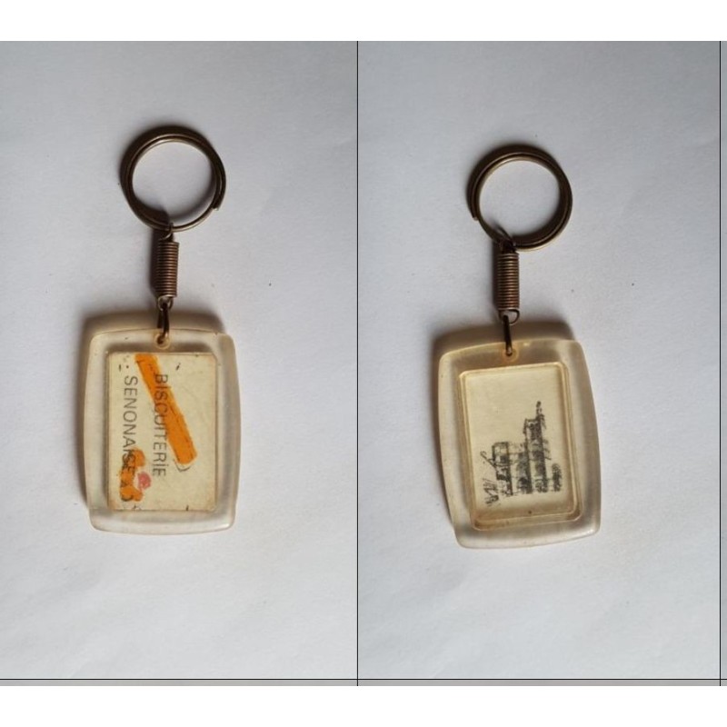 porte-clés biscuiterie Senonaise, église (pc)